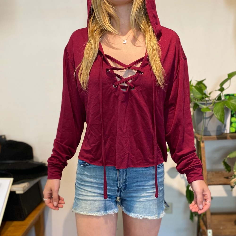 EXPRESS Maroon Tie Front Cropped Hoodie